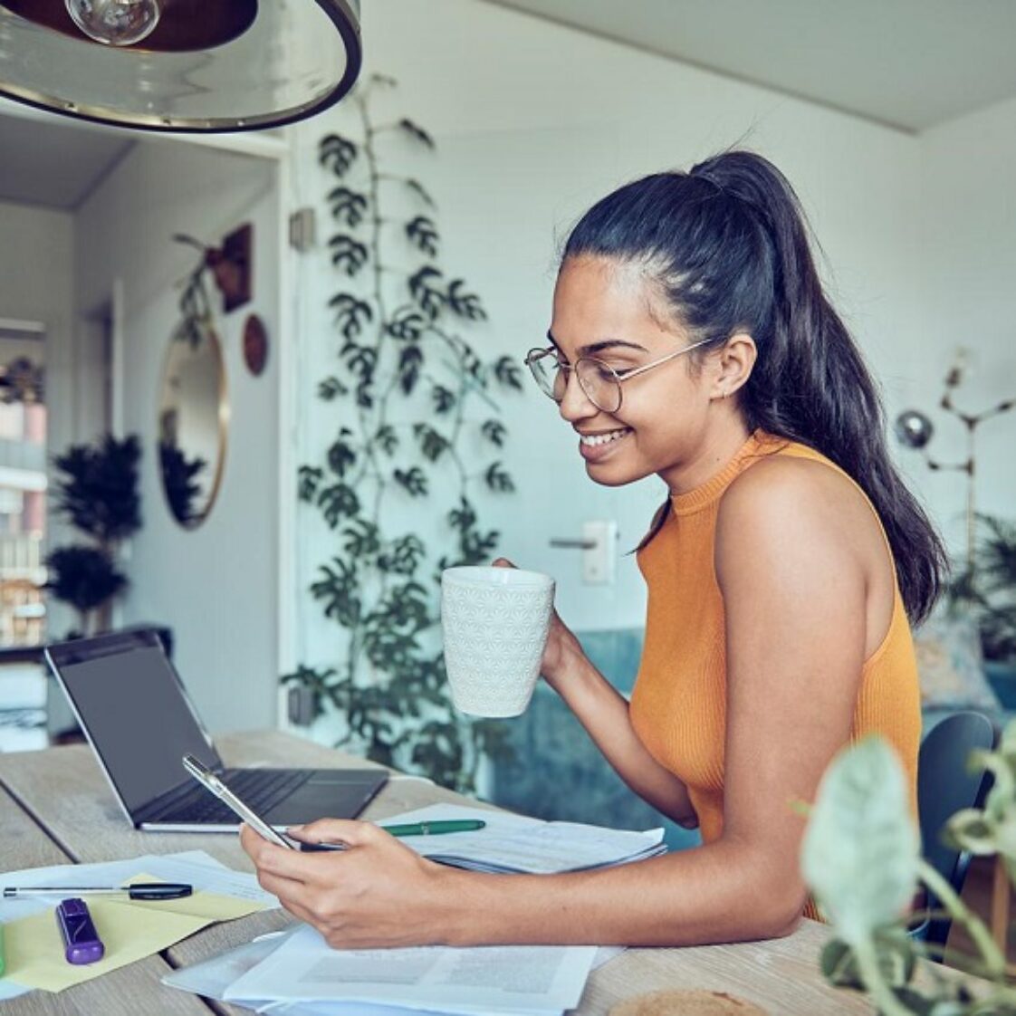 Mehr Lohn für Haushaltshilfen: Minijob-Grenze steigt 2025 - Minijob Magazin